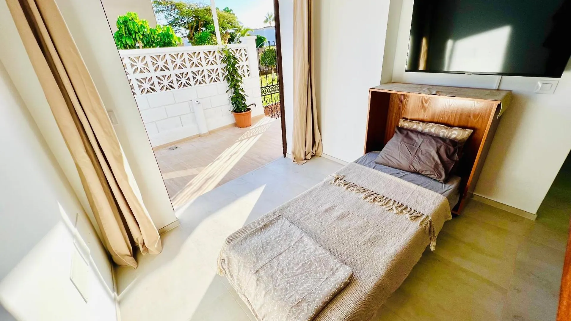 Lavitalsol Costa Adeje  Spagna